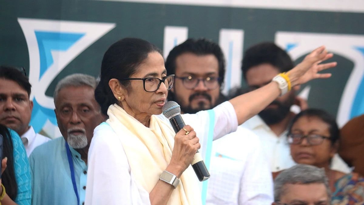 পশ্চিমবঙ্গে নতুন নির্বাচনের দাবি মমতার